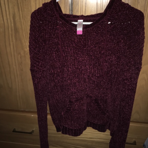 Sweaters - Burgundy sweater with hood never worn